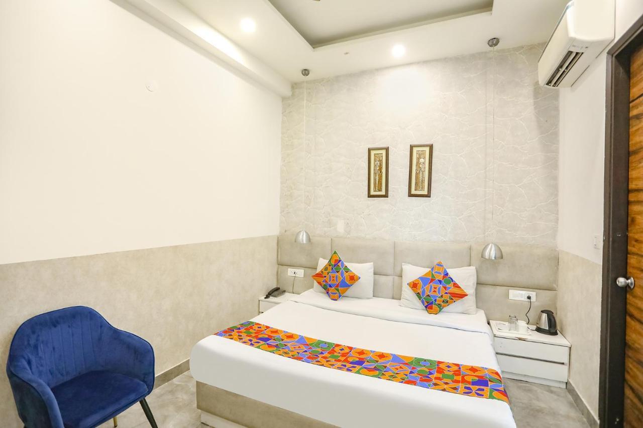 Fabhotel F9 Sector 19 Noida Exterior foto