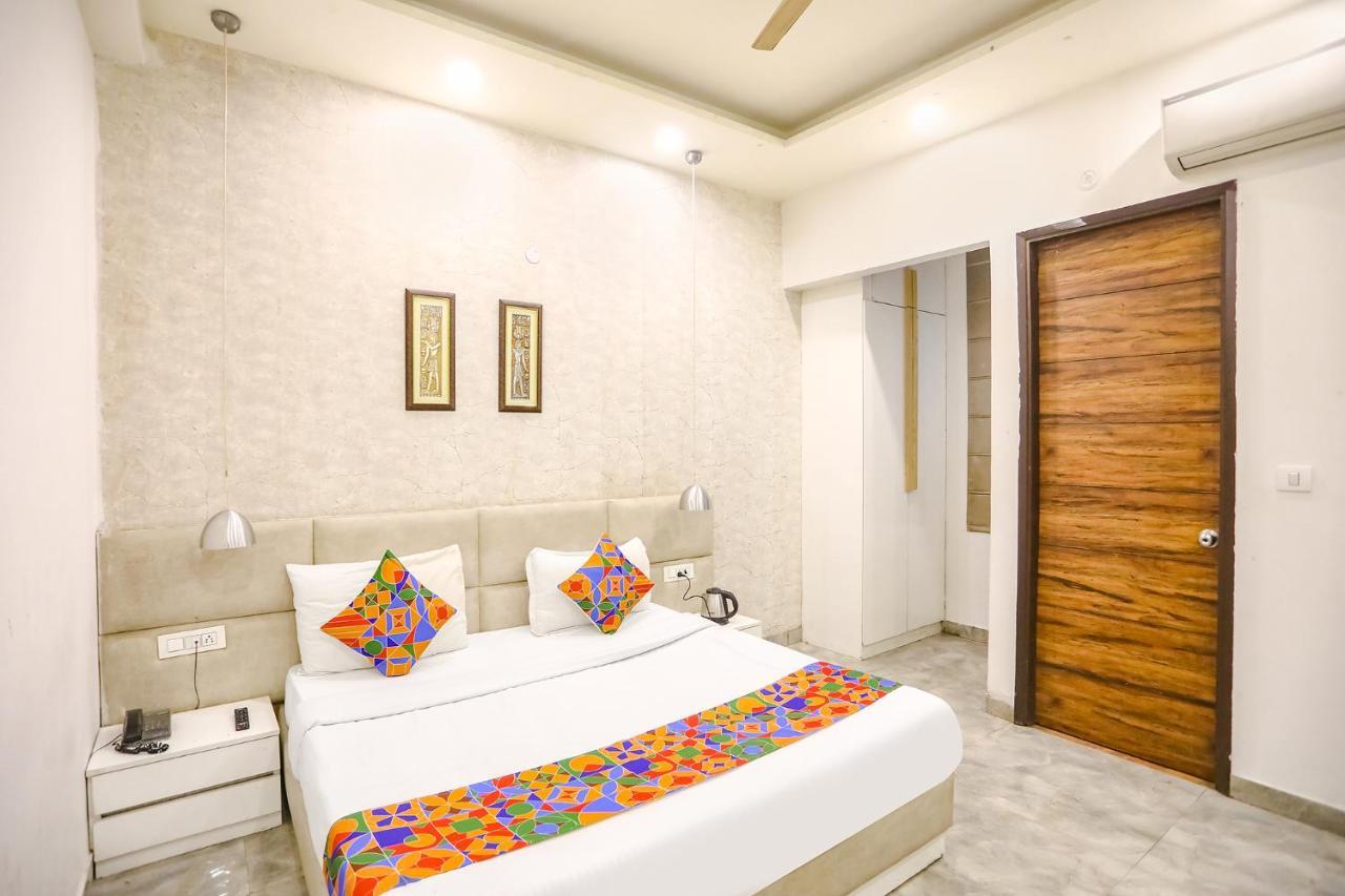Fabhotel F9 Sector 19 Noida Exterior foto