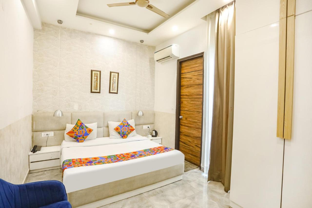 Fabhotel F9 Sector 19 Noida Exterior foto